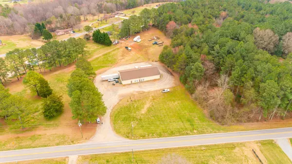 824 White Plains RD, Hiddenite, NC 28636
