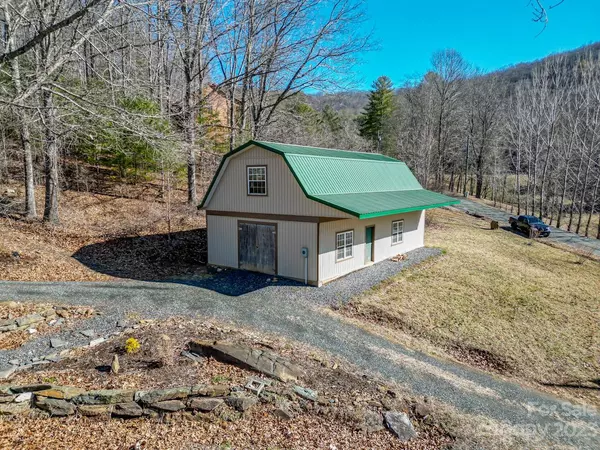 West Jefferson, NC 28694,271 Indian Lake DR