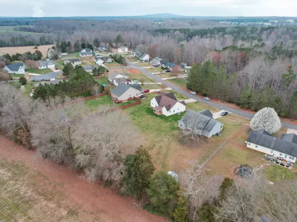 Woodleaf, NC 27054,585 Lochshire LN