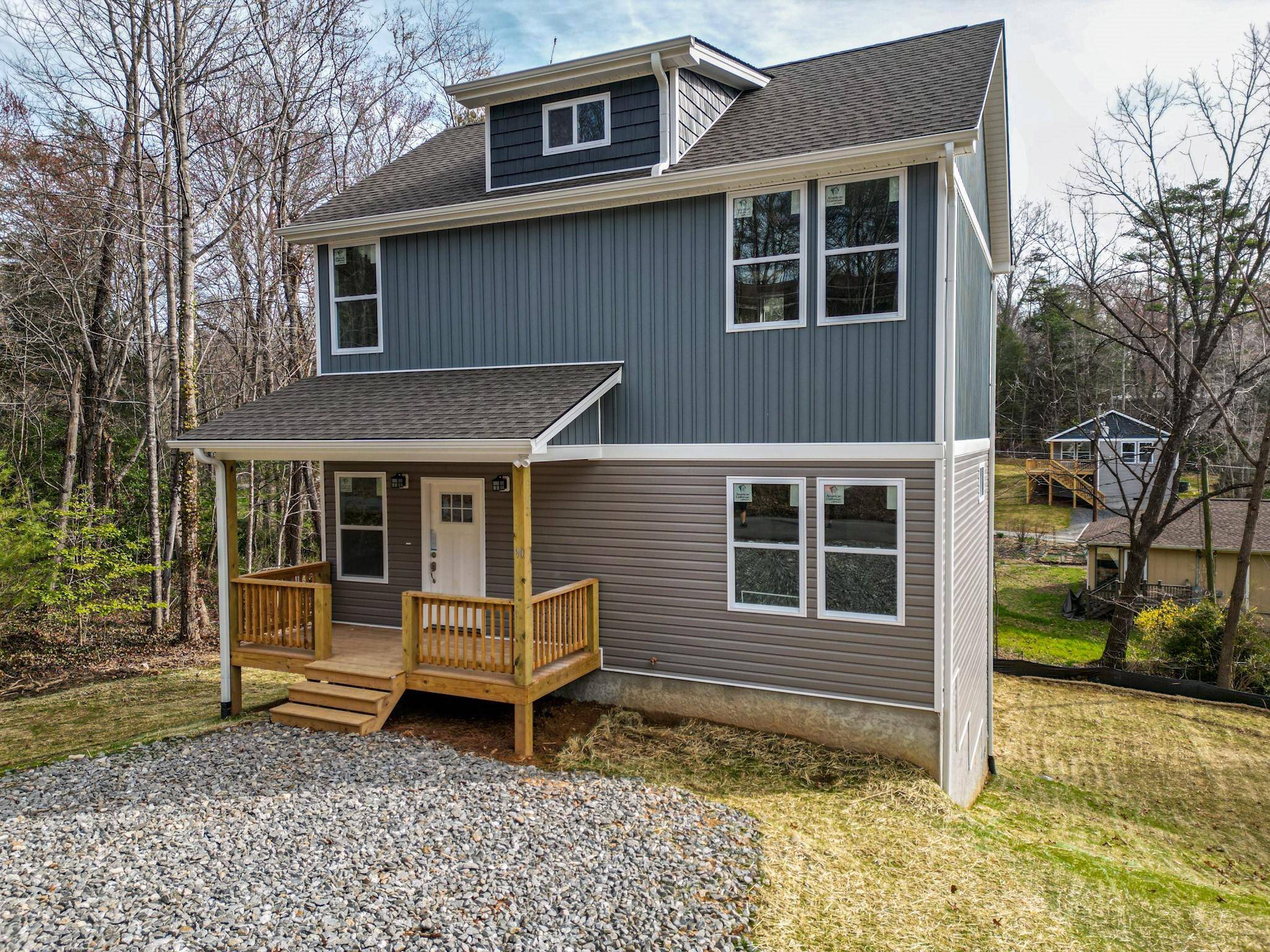 90 Walker ST, Black Mountain, NC 28711