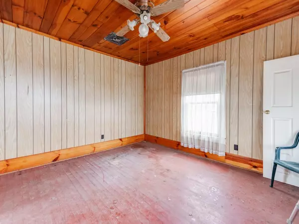 Rutherfordton, NC 28139,407 Railroad AVE