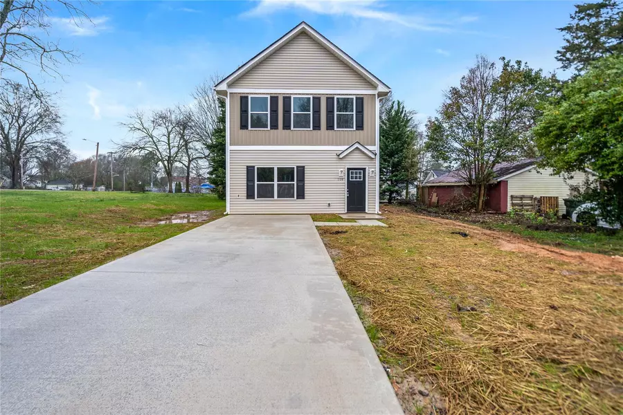 209 N Houser ST, Cherryville, NC 28021