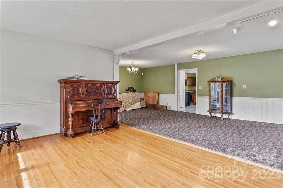 Charlotte, NC 28216,5727 Mt Holly Huntersville RD