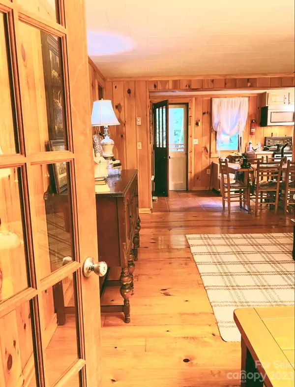 Maggie Valley, NC 28751,278 Twinbrook LN