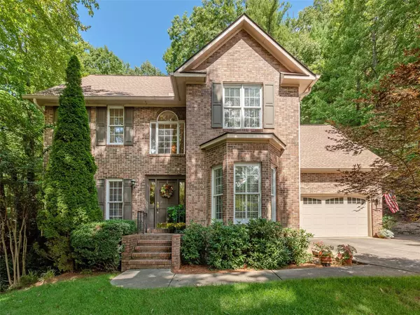 14 Bent Oak LN, Asheville, NC 28803