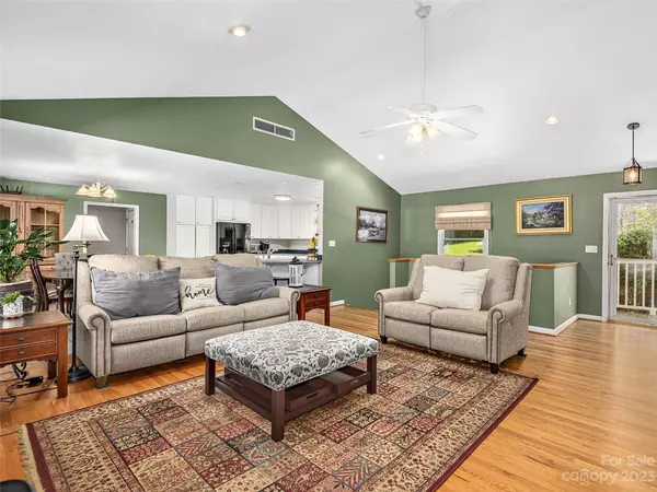 Fairview, NC 28730,11 Madelyn LN