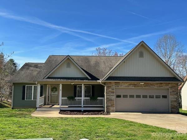 80 S Sunset Ridge DR, Etowah, NC 28729