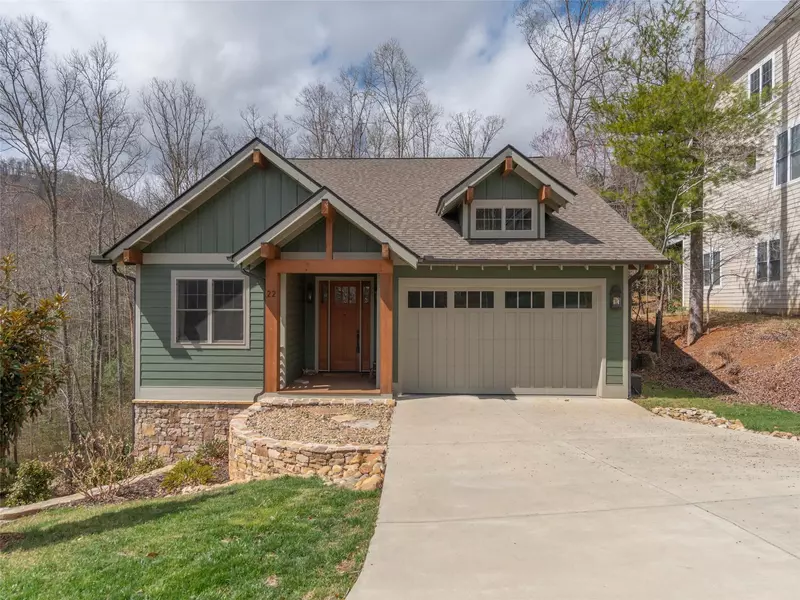 22 Old Bridge CIR, Fairview, NC 28730