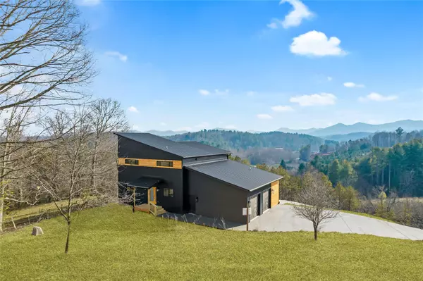 42 Little Oak RD, Leicester, NC 28748