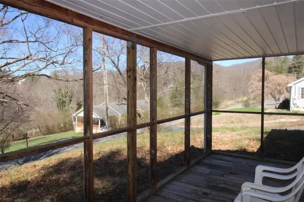 Mars Hill, NC 28754,118 Brook ST