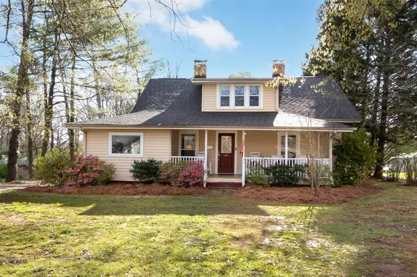 601 Cobb ST, Lowell, NC 28098