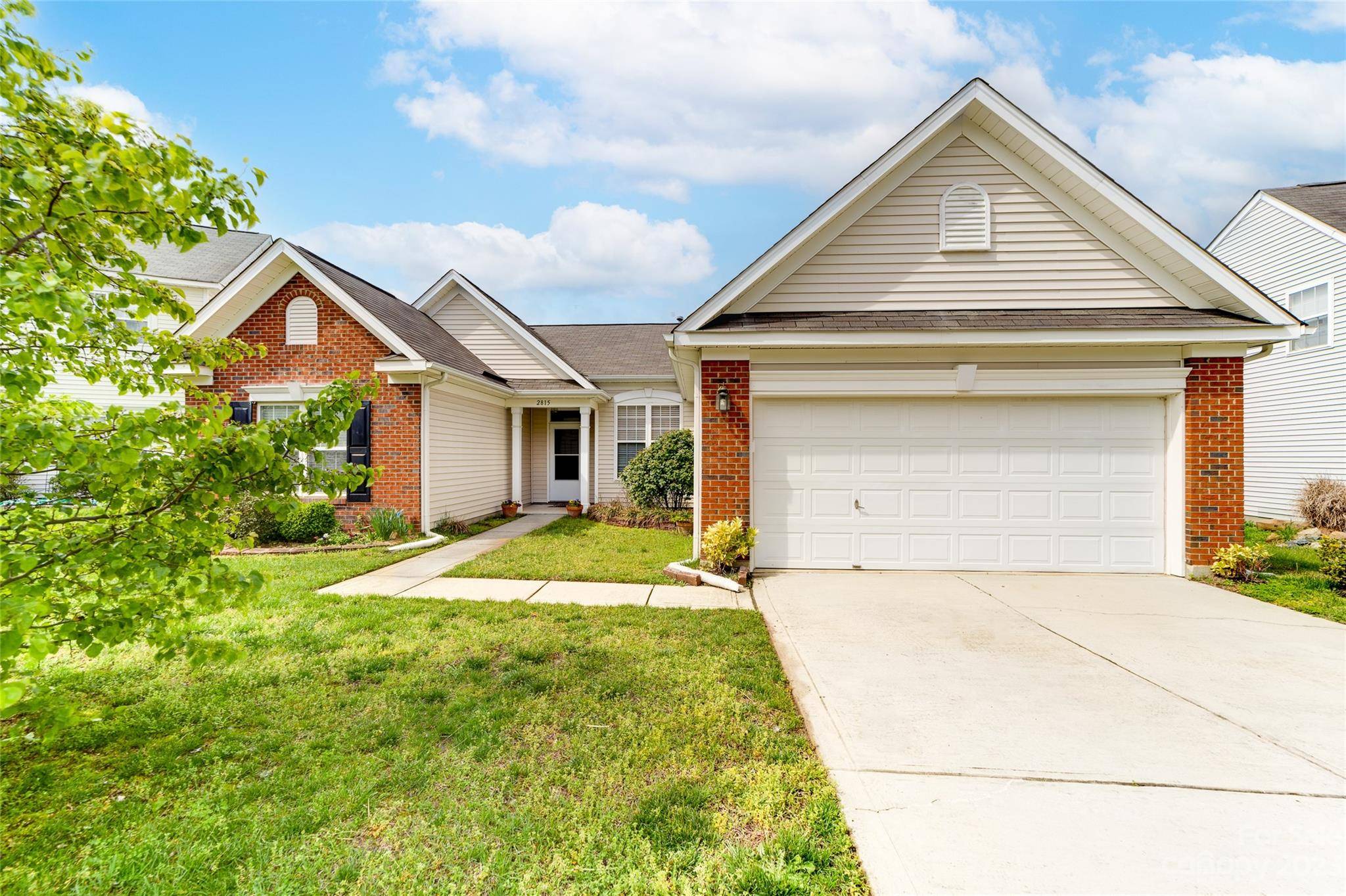 2815 Cougar Hill CT, Charlotte, NC 28216