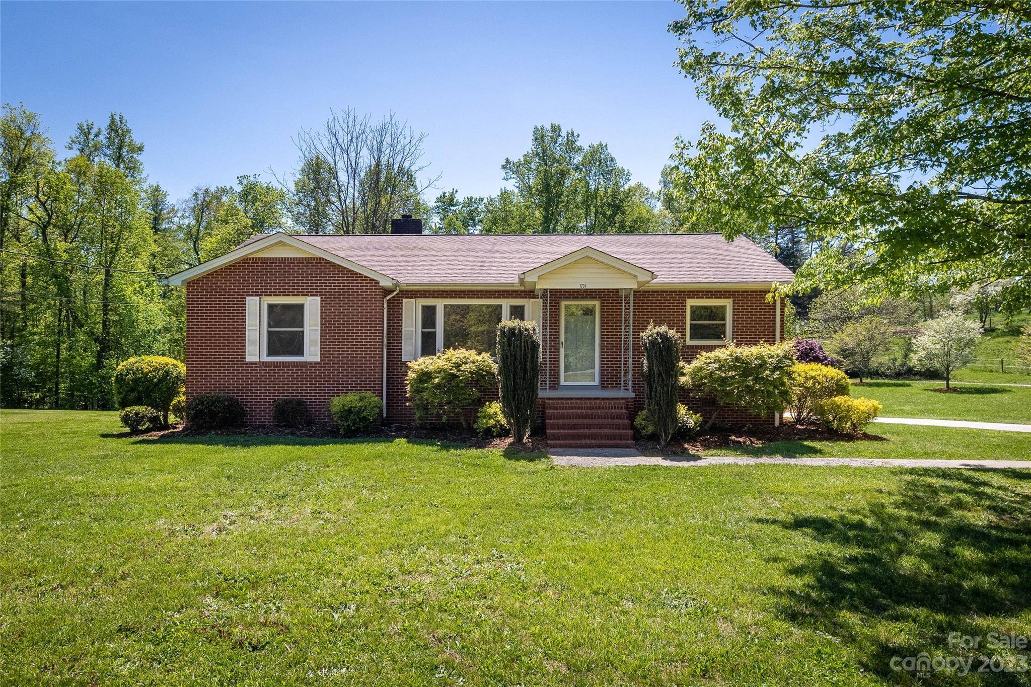 1731 N Green ST, Morganton, NC 28655