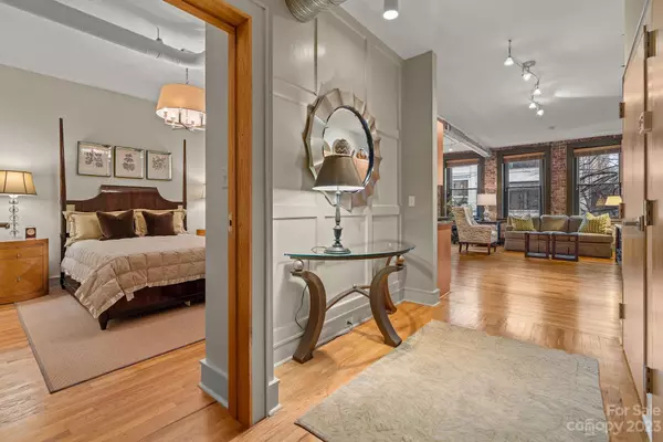 Asheville, NC 28801,32 Broadway ST #210/G1