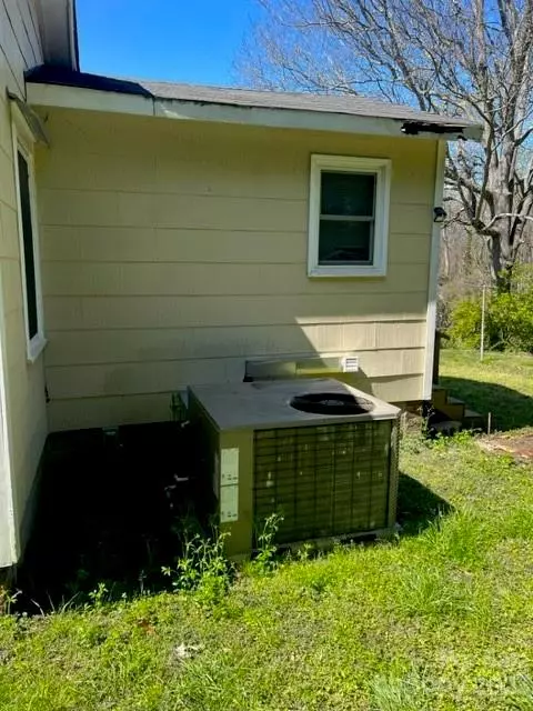 Stanley, NC 28164,112 W Poplar ST