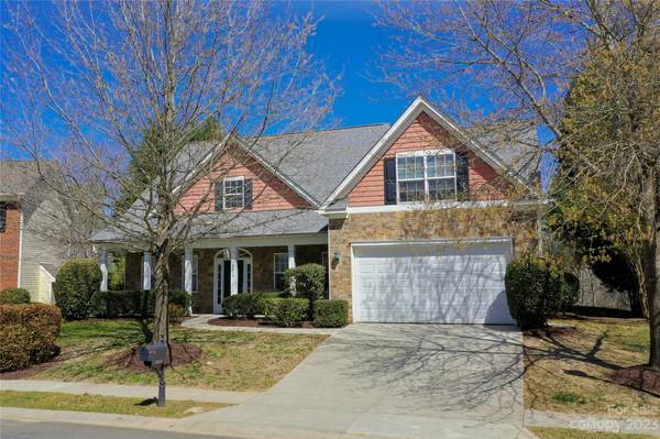 5914 Kirkwynd Commons DR, Charlotte, NC 28278