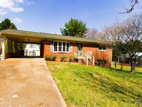 143 Hillsdale LN, Taylorsville, NC 28681