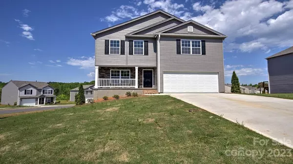 125 Colt ST, Candler, NC 28715