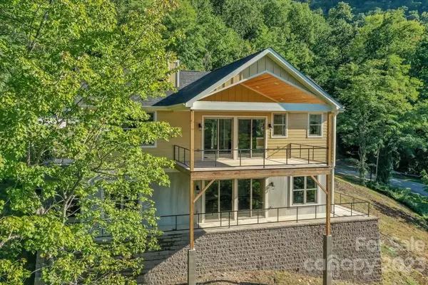 Chimney Rock, NC 28720,181 Hickory TRL