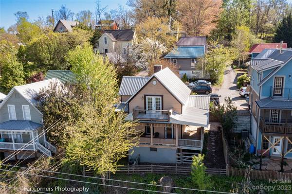 60 Roberts ST, Asheville, NC 28801