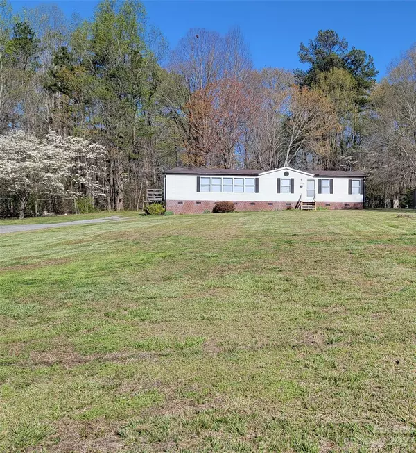 Landis, NC 28088,608 Deal ST