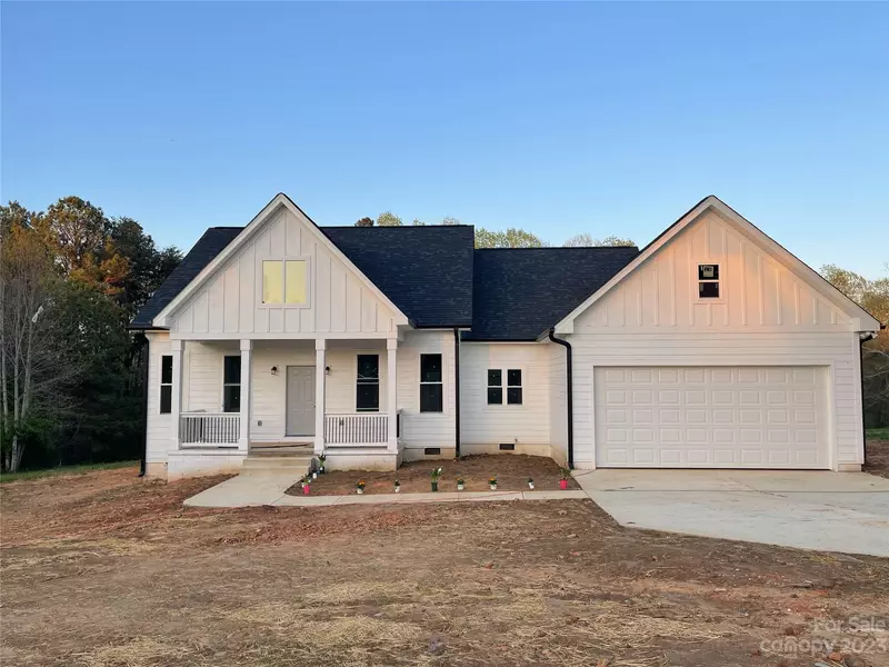 3002 Eaker DR, Cherryville, NC 28021