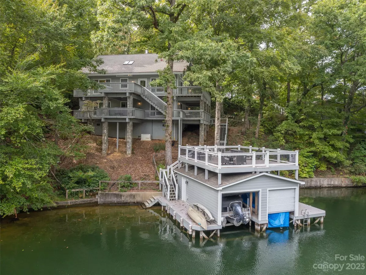 Lake Lure, NC 28746,213 Allen DR