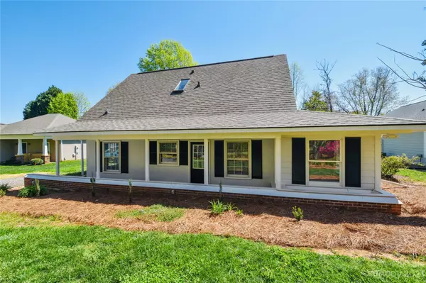 Mooresville, NC 28117,111 Mainview DR