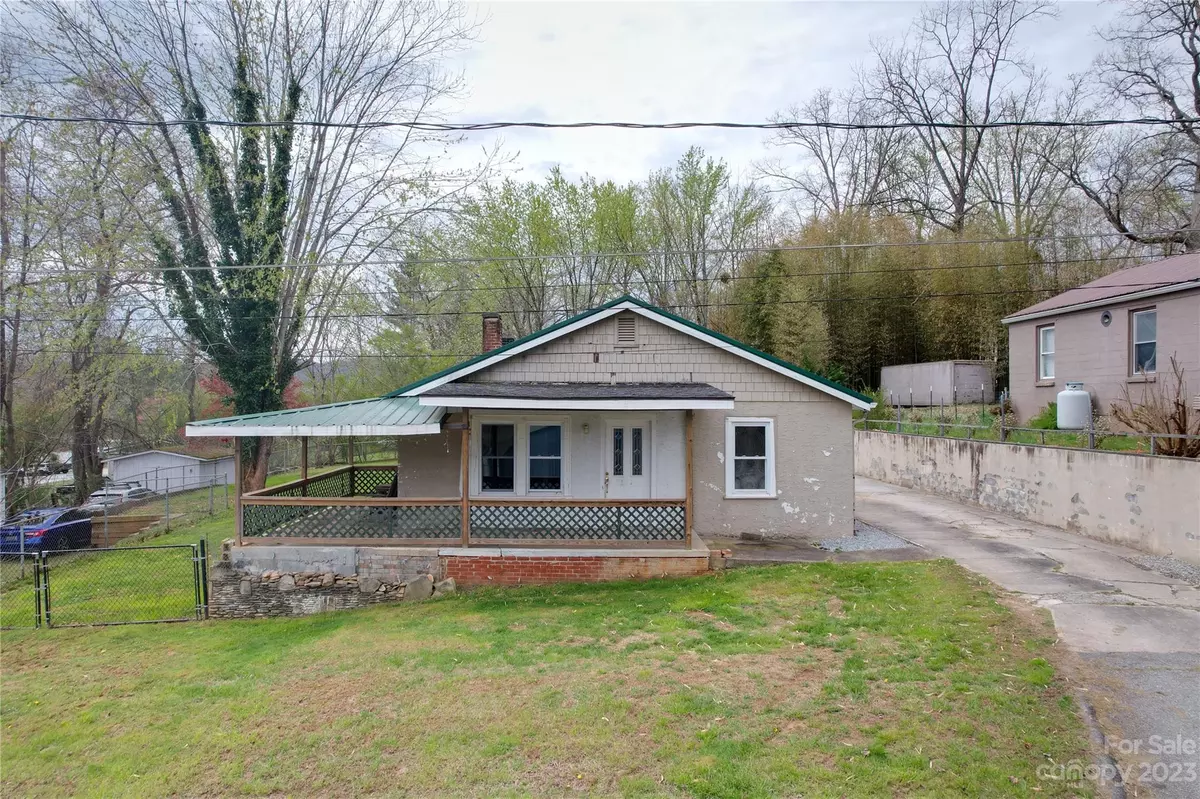 Etowah, NC 28729,43 Ridgeway AVE