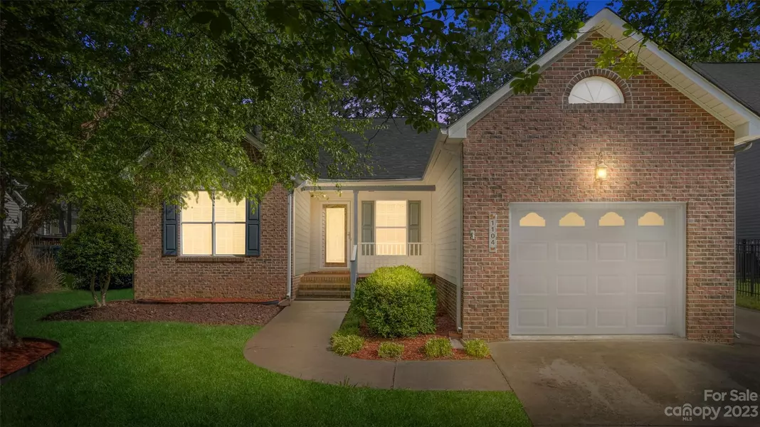 1104 White Water CIR, Belmont, NC 28012