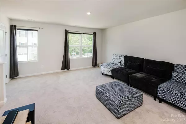 Charlotte, NC 28269,2703 Sydney Overlook LN