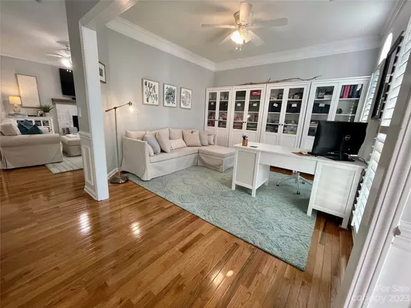 Cornelius, NC 28031,19920 Scanmar LN