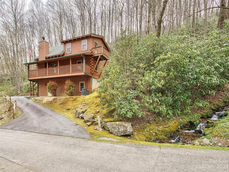 499 Jonathan TRL, Maggie Valley, NC 28751