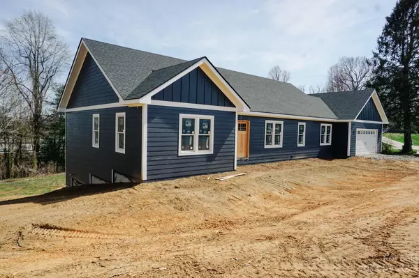 Flat Rock, NC 28731,128 Fates CIR