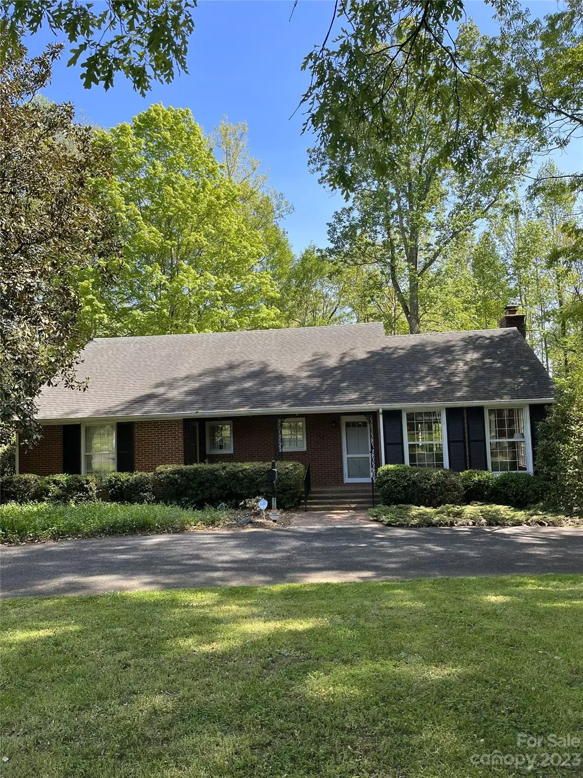 Shelby, NC 28150,127 Hillside DR