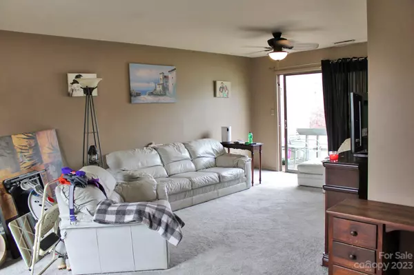 Brevard, NC 28712,319 Greenville HWY #302