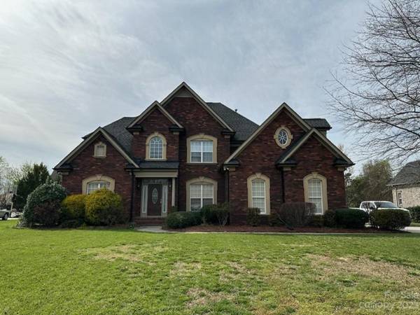 5507 Two Iron DR, Matthews, NC 28104