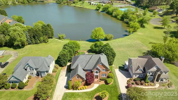 Fort Mill, SC 29708,142 Lake Point DR