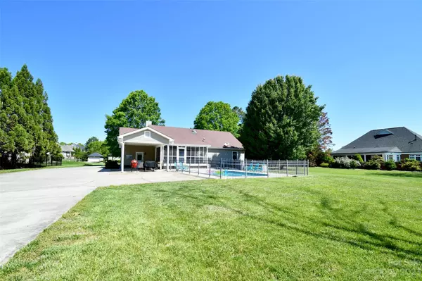 Harrisburg, NC 28075,8017 Tottenham DR