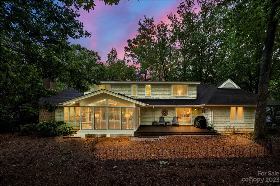 3 Sunrise Point CT, Lake Wylie, SC 29710