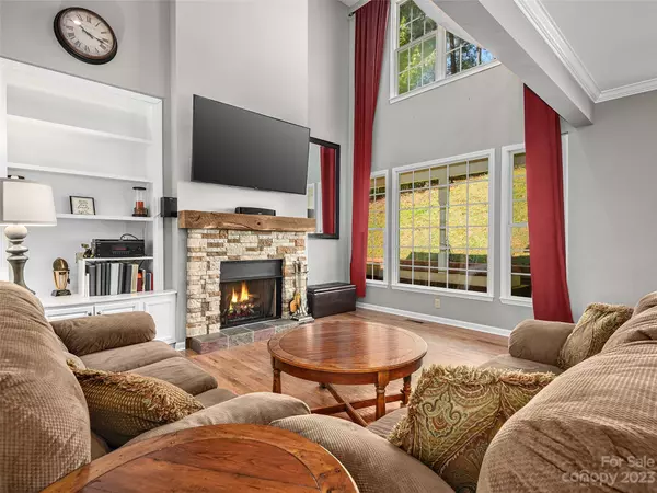 Arden, NC 28704,324 Scarlet Tanager CT