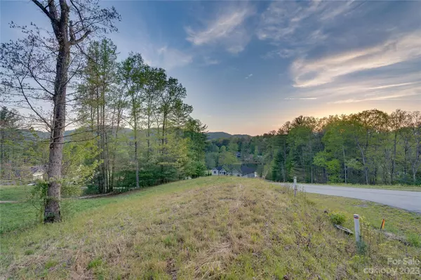 Hendersonville, NC 28739,305 Crystal Heights DR #26/27