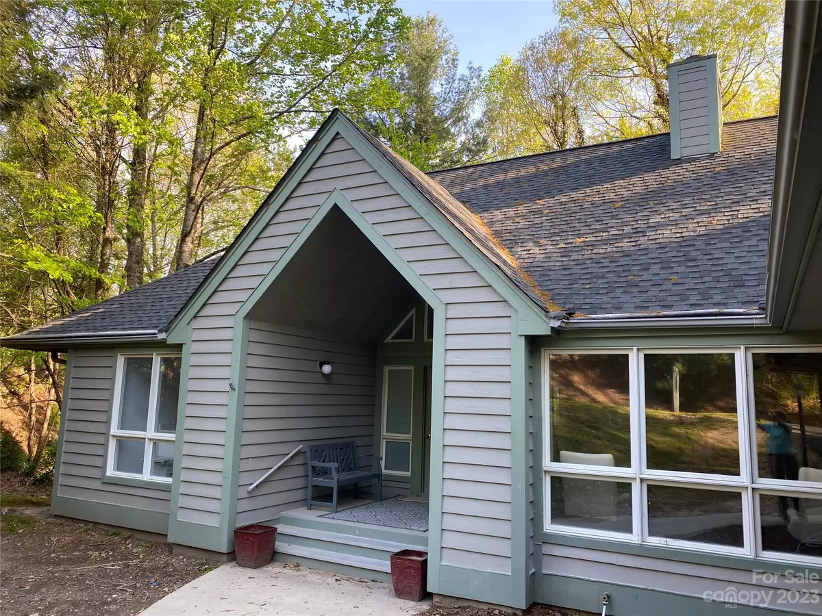 Flat Rock, NC 28731,167 Overlook DR