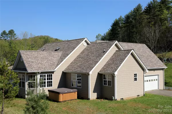 Weaverville, NC 28787,633 Brook Knoll CIR