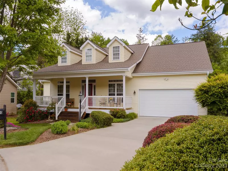 30 Waterbury CT, Hendersonville, NC 28791