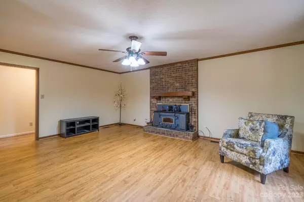 Iron Station, NC 28080,2000 Dutch Creek DR