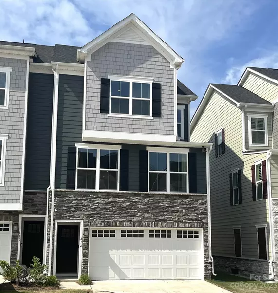 414 Lahinch DR #5, Tega Cay, SC 29708