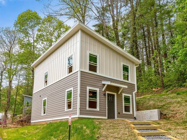 23 Borealis LN, Asheville, NC 28805