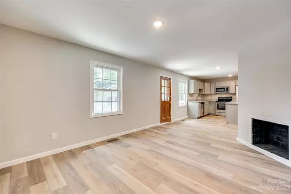 Gastonia, NC 28054,175 Dixon CIR