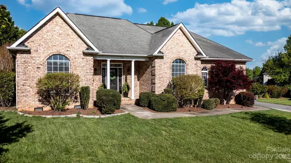 15 Frost LN, Taylorsville, NC 28681